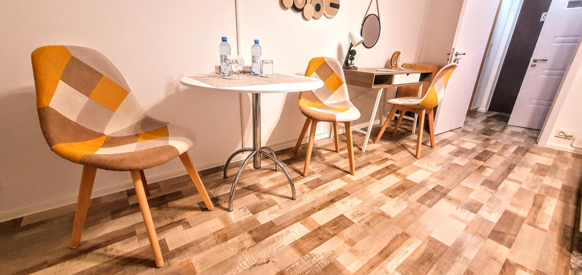 The Yellow King - Luxurious Apartment Bukareszt Zewnętrze zdjęcie